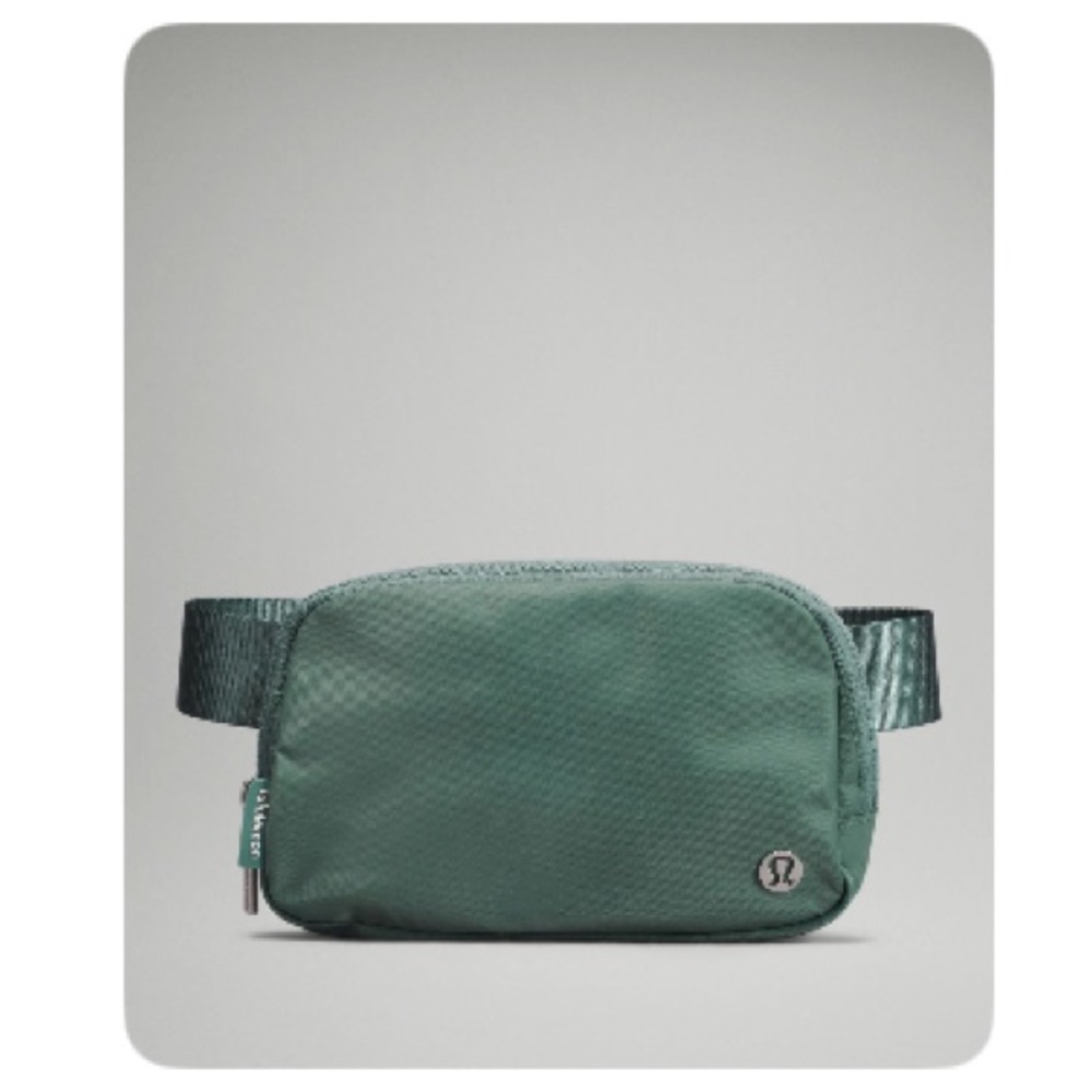 Lululemon Everywhere Belt Bag in Tidewater Teal